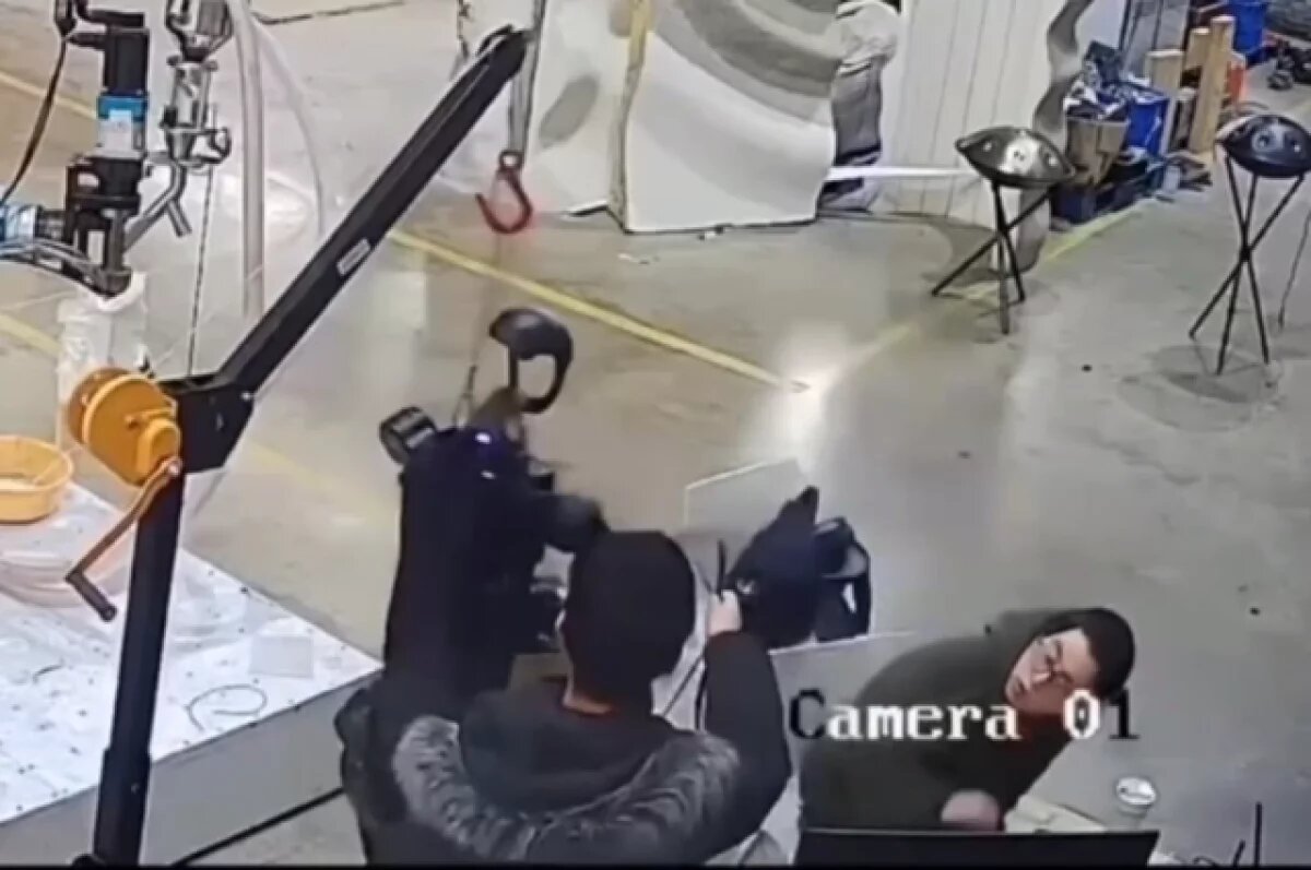    В Китае «взбесившийся» робот напал на инженера