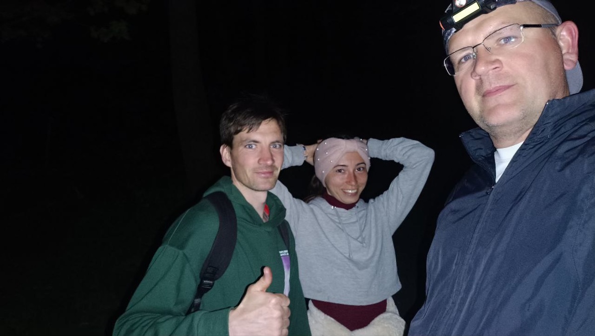 случайно встретили бегового друга)