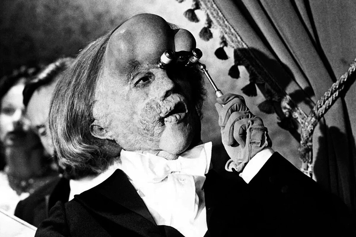    Скриншот: "Человек-слон" (1980) / "Кинопоиск"