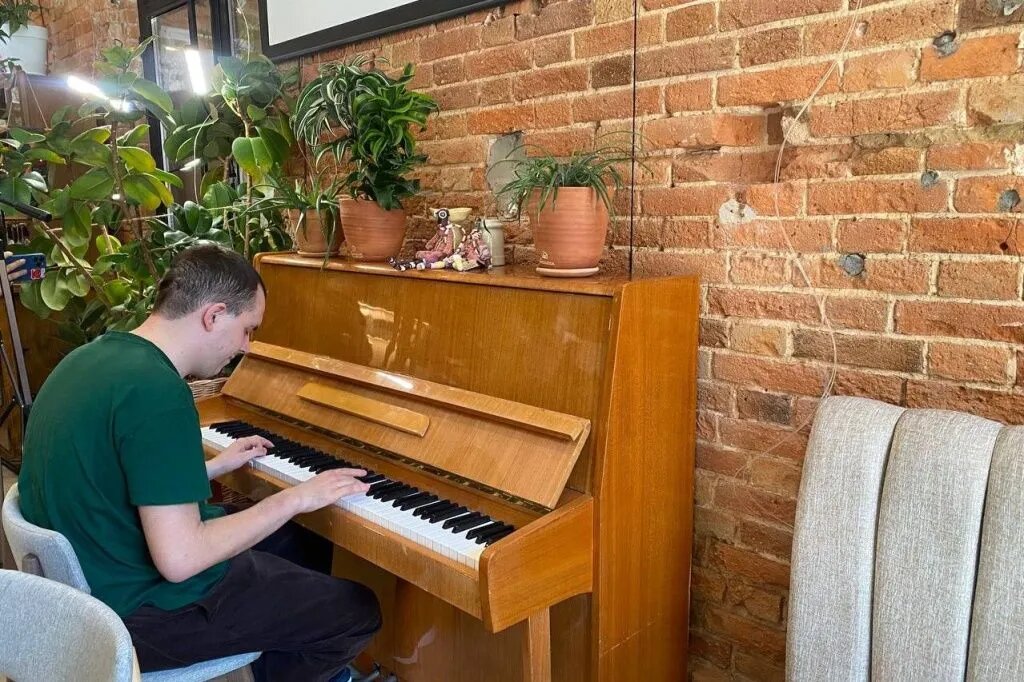 Создатели кафе объединили в большое инклюзивное пространство сразу несколько своих проектов. // Фото предоставлено Татьяной Степановой