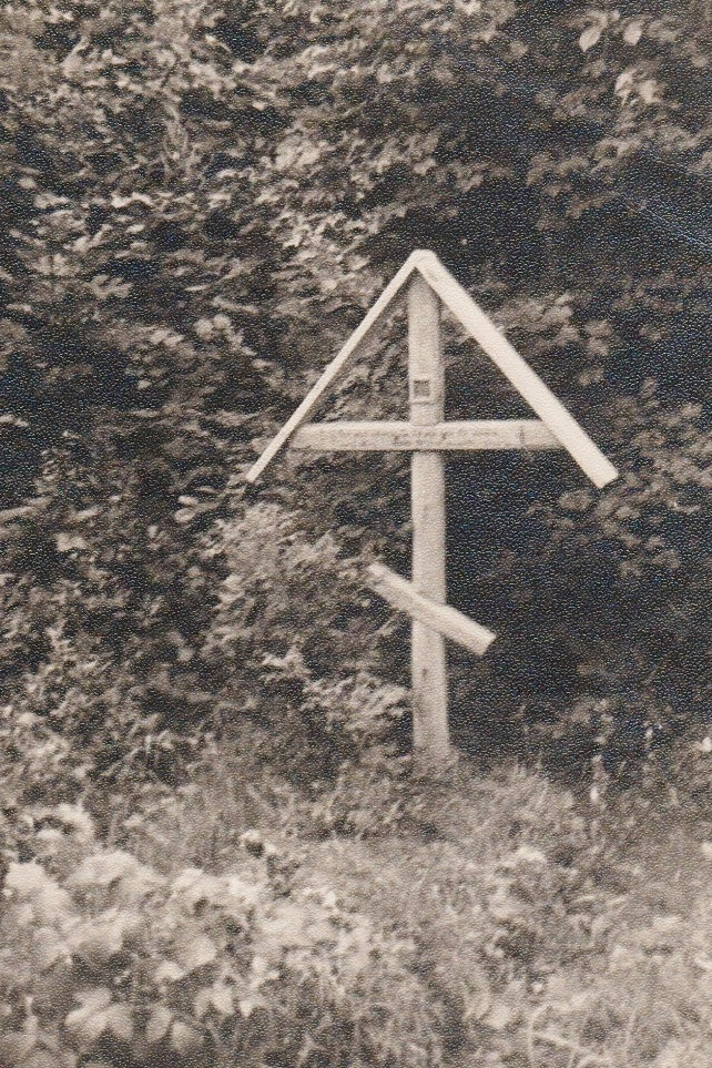 Могилка М. П. Лучкиной. Старое фото