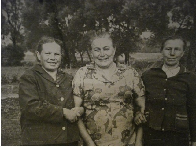 конец 1970-х годов: Кузюкова (Клепчинова) Ефросинья Михайловна, Мазепа Прасковья Илларионовна, Клеутина Мария Васильевна