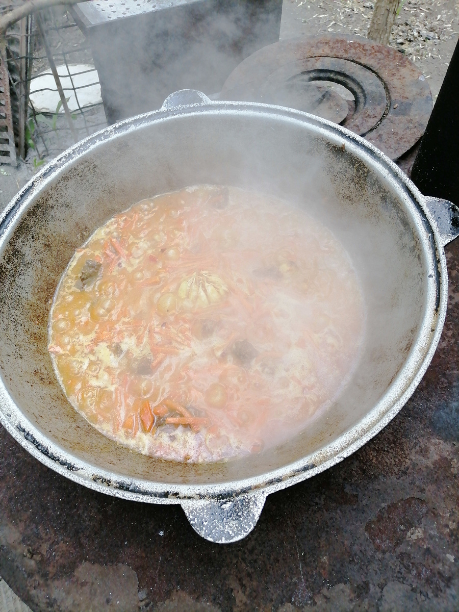 Фото автора. Плов в процессе 