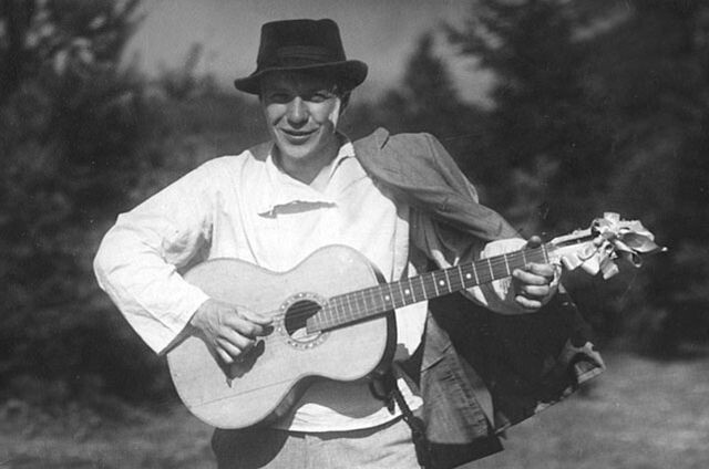 Борис Чирков в роли Максима.