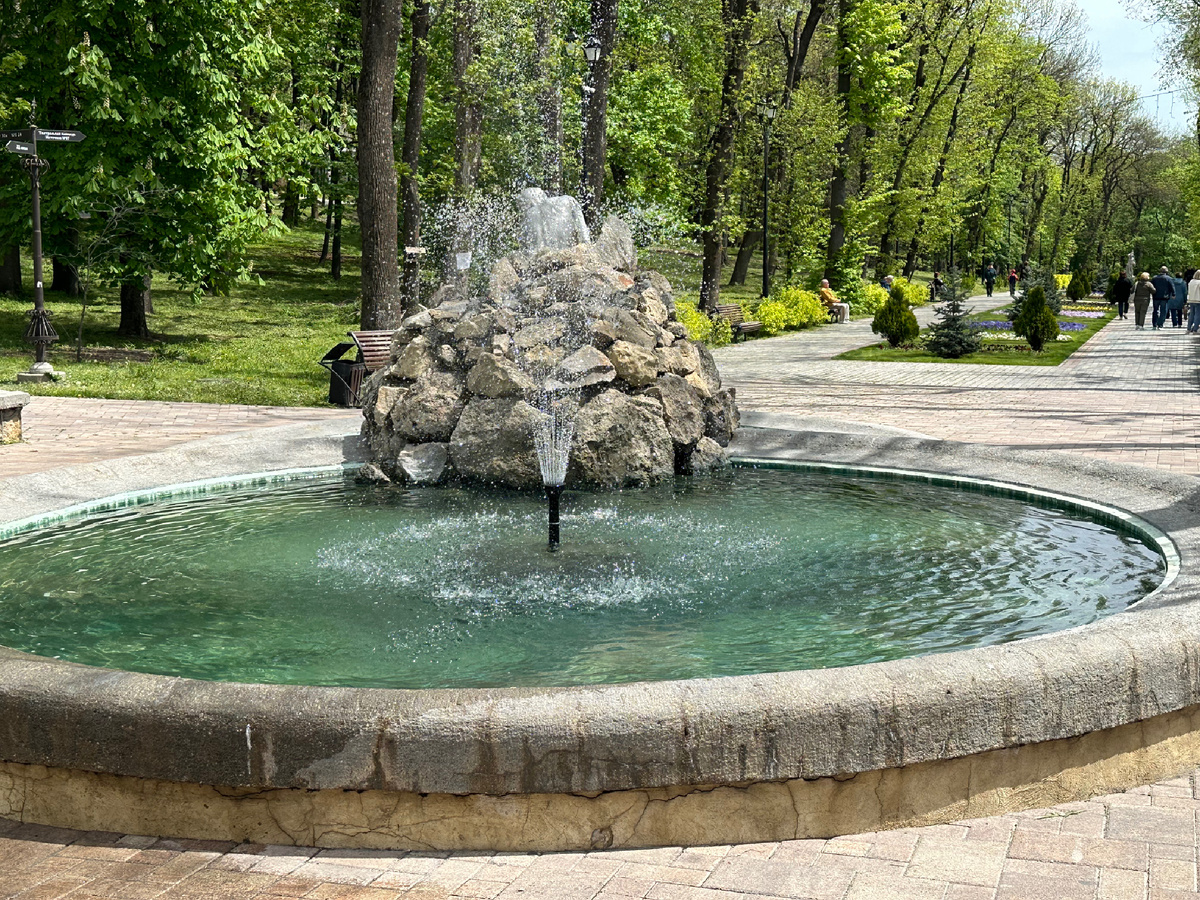 Фонтан «Сидящий мальчик». Фото автора 