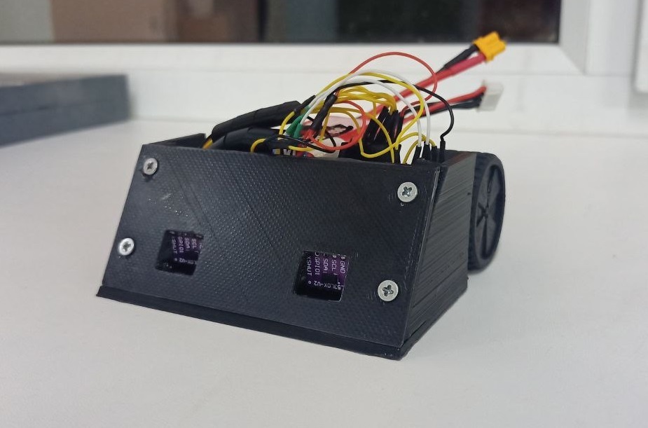 Фото робота "Белая рыба". Один из прошлогодних корпусов.