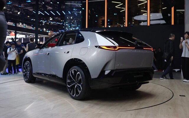 Mazda EZ-60 (Фото: Autonews)