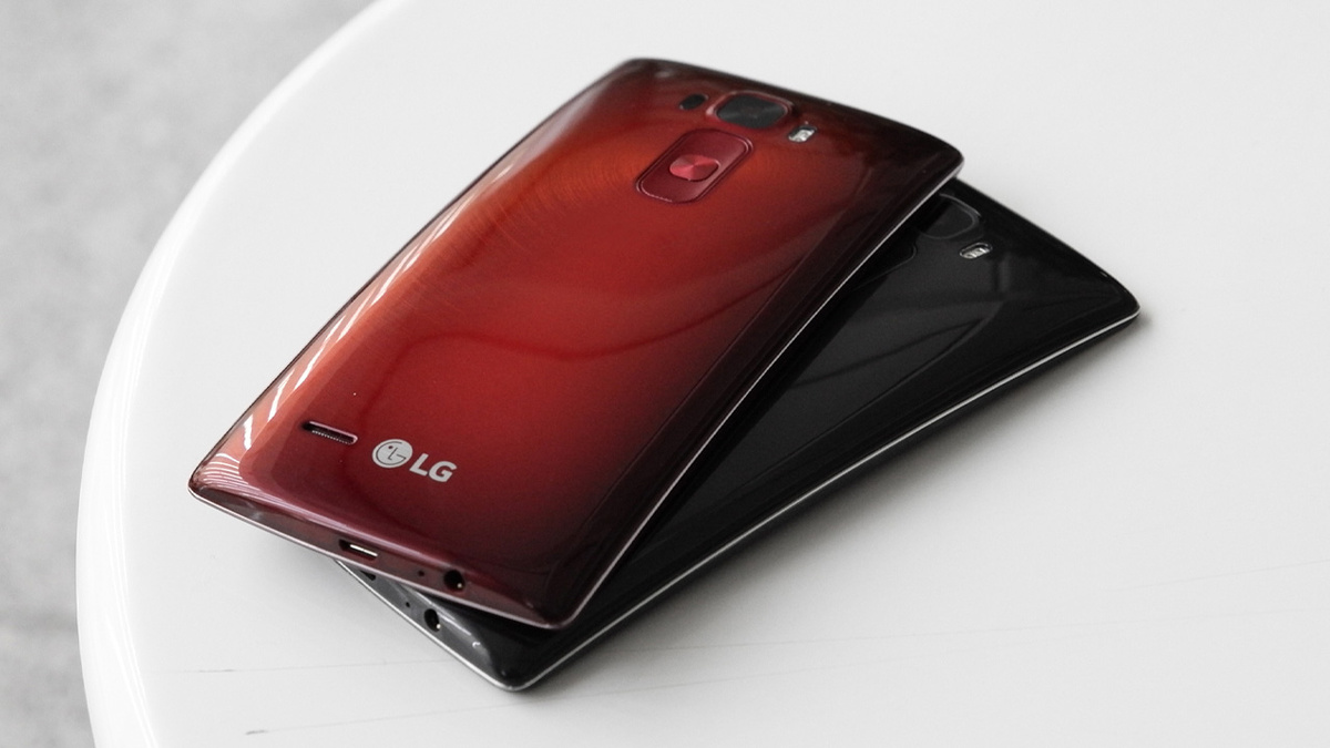 LG G Flex 2 — один из первых смартфонов на базе Snapdragon 810