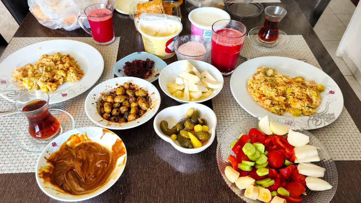 Обычный завтрак в Турции 