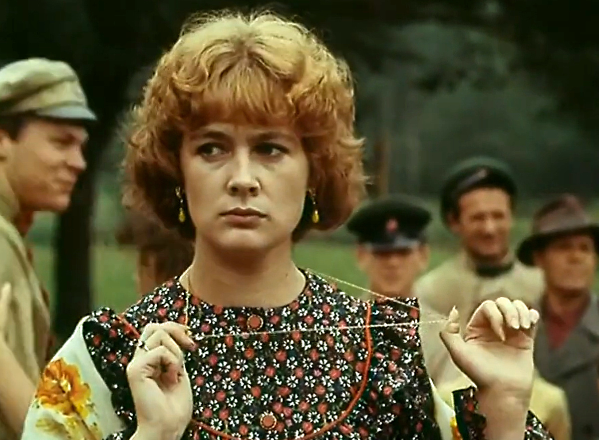 Кадр из кинофильма "Государственная граница: Мирное лето 21-го года...", 1980 г., режиссер Борис Степанов, сценаристы Алексей Нагорный, Гелий Рябов, композитор Эдуард Хагагортян (скриншот) 