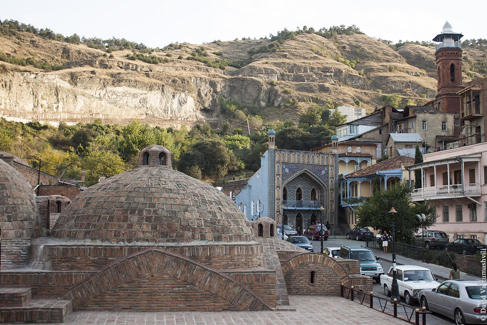 Серные бани Абанотубани