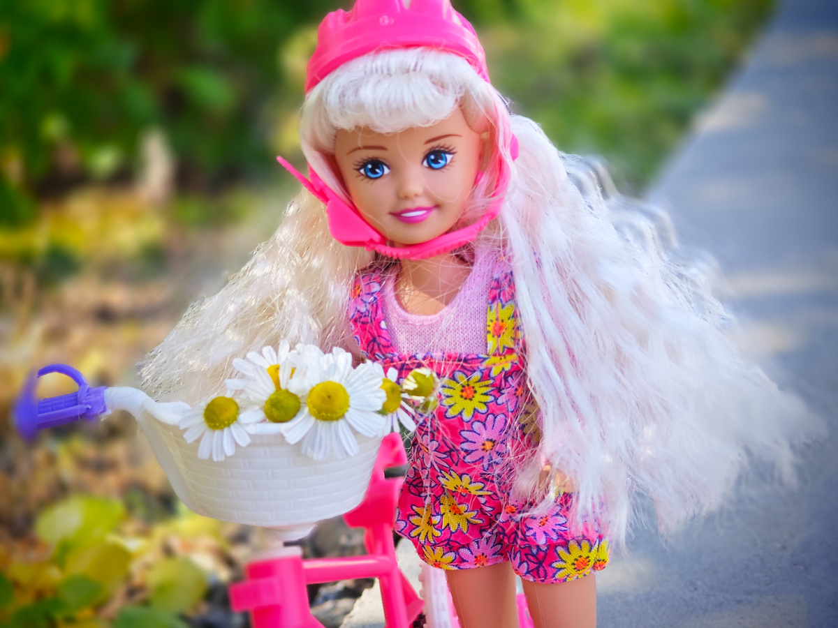 Bicyclin' Stacie Little Sister of Barbie Doll 1996