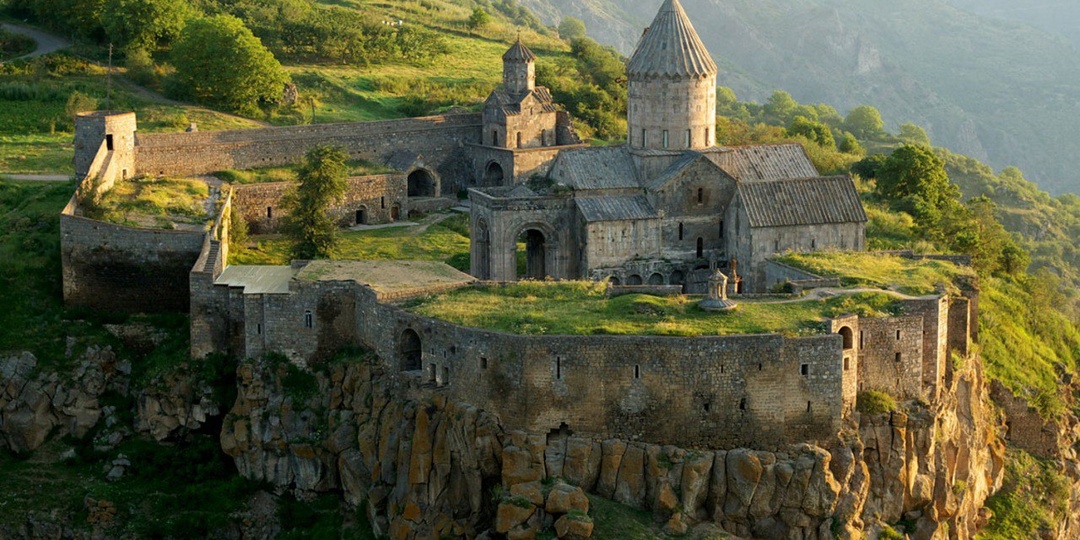 Формирование философской мысли в Армении можно отнести к периоду создания собственного армянского алфавита (405 г