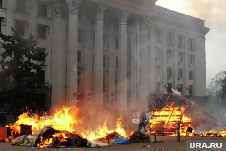 По официальной информации, в Доме профсоюзов из-за пожара погибли 48 человек
Фото: Александр Полищук/РИА Новости