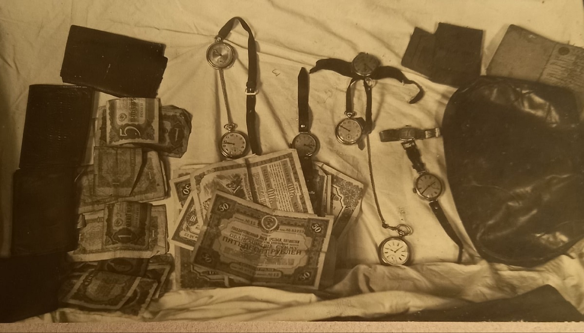 Ценности, изъятые у бандитов Пугачёва, Коробова, Чекалина. Фото: Музей истории ГУ МВД по НО