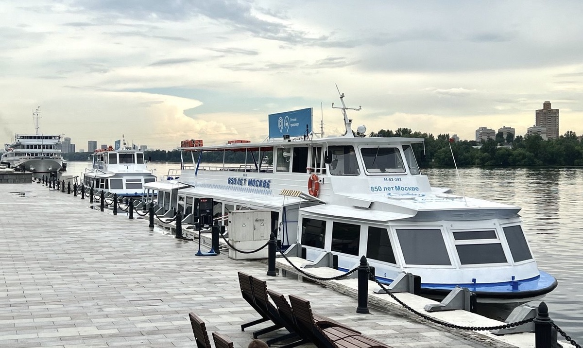Речной вокзал, теплоходе «850 лет Москве».  Фото автора.