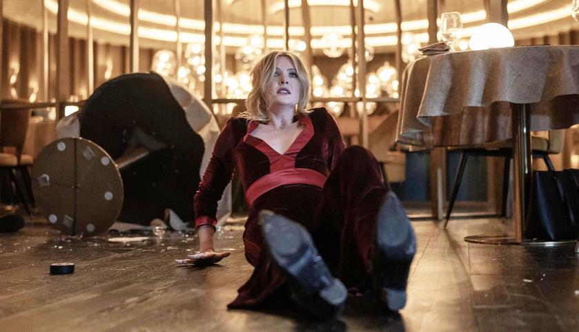 Кадр из фильма «Drop». Режиссер: Кристофер Лэндон. Производство: Blumhouse Productions, Platinum Dunes, Rialto, Wild Atlantic Pictures