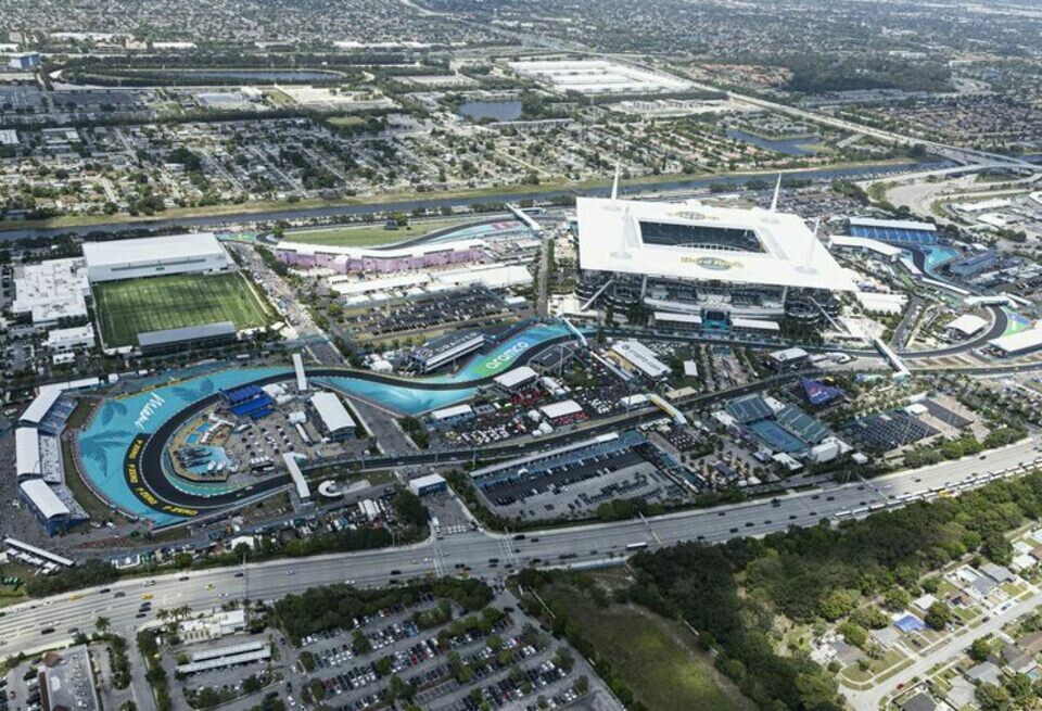    Трансляция спринт-квалификации Формулы 1 в МайамиF1