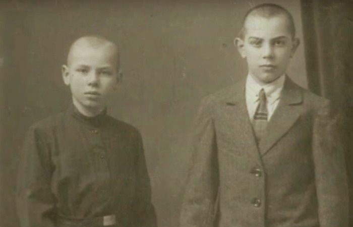 Георгий Жженов со старшим братом./Фото: shkarec.ru