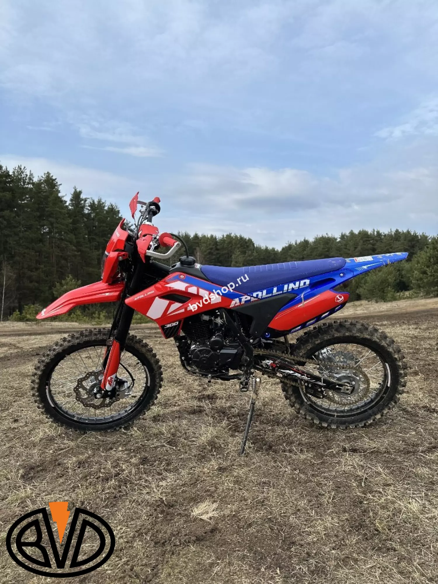 На модели установлен Zongshen PR300 (ZS175FMN)