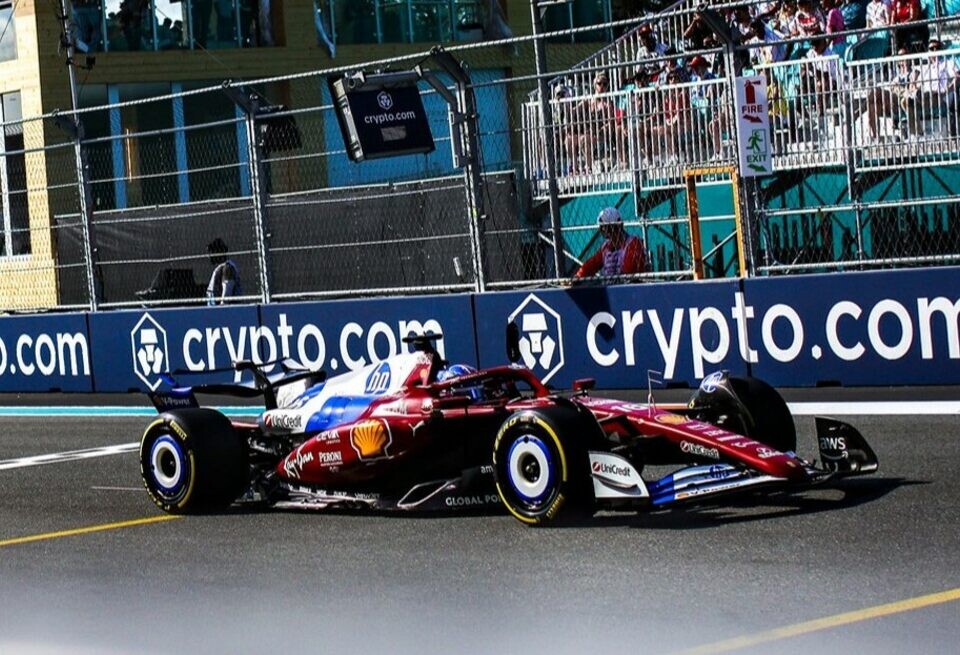    «Скорости нет, раздражает». Шарль Леклер раскритиковал машину FerrariFerrari