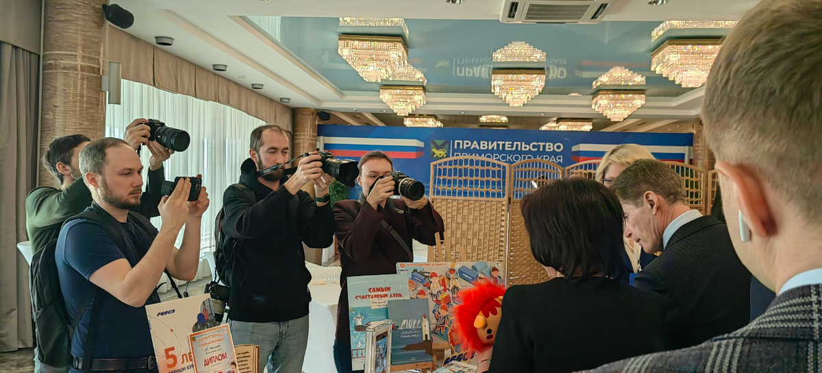 Репортажные фотографы за работой на мероприятии Корпаративного Волонтерства