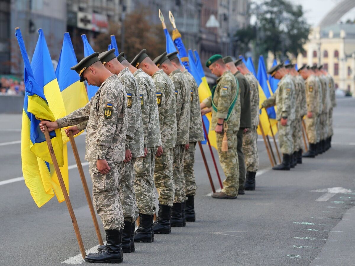    Военнослужащие на репетиции военного парада в честь 27-ой годовщины Независимости Украины в центре Киева© РИА Новости / Стрингер