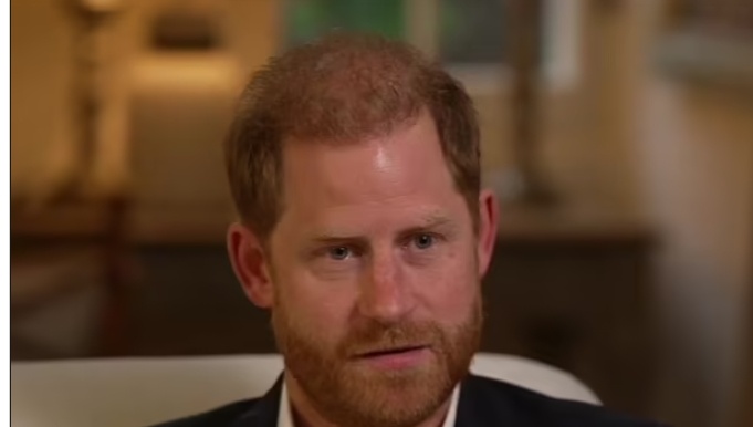 Герцог Сассекский сегодня выступил с серией язвительных нападок на королевскую семью и заявил, что его отец не будет с ним разговаривать, в удивительном интервью BBC