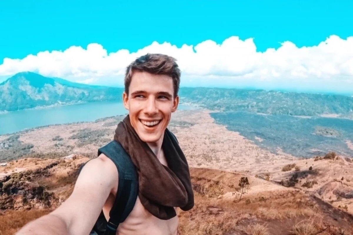    Пакет на голове и ремень на шее: раскрыты детали гибели коуча из РФ на Бали