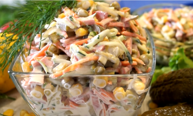 Салат "Хрум-Хрум": палочка-выручалочка, когда нужно быстро накрыть на стол. Десять минут и салат готов.