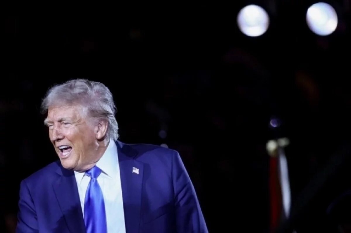    Трамп показал, как бы выглядел в образе Папы Римского