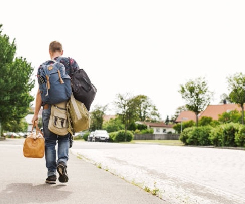 Каждый человек ежедневно делает выбор: что он готов нести на своих плечах