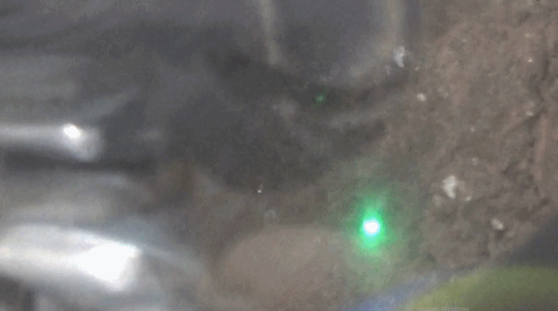 Сварка -видно как меняется прозрачность стекла .ПРи сварке затемняется .Нет дуги зеленый ,прозрачный оттенок 