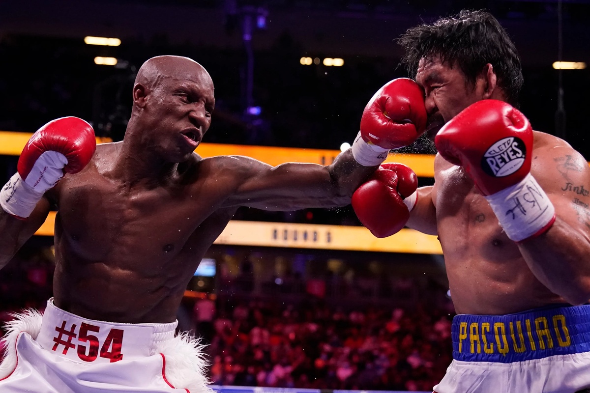     Йорденис Угас – Мэнни Пакьяо