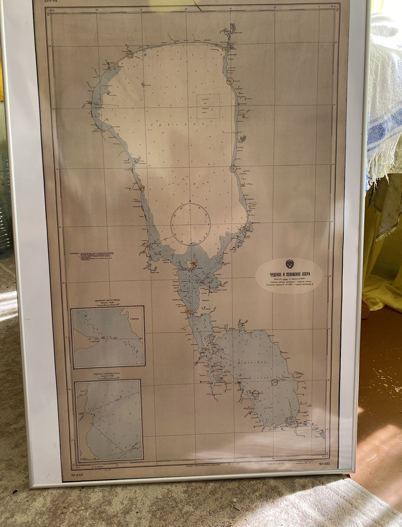 Карта Чудского конца 50-х. В раме из под постера украшает стены дачи. 