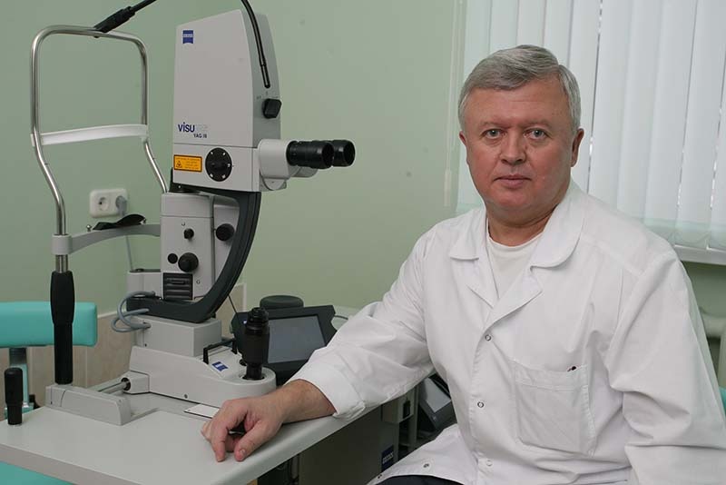 Врач сказал: «Глаза — это мышцы». Делал одно упражнение — и зрение улучшилось без таблеток"