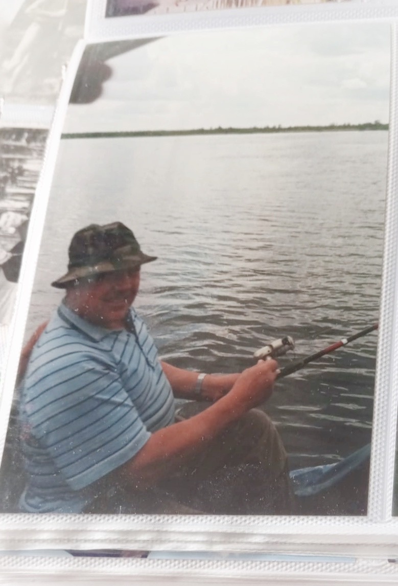 Моей маме 87 лет. Она смогла выбрать папино фото, сфотографировать и отправить мне!