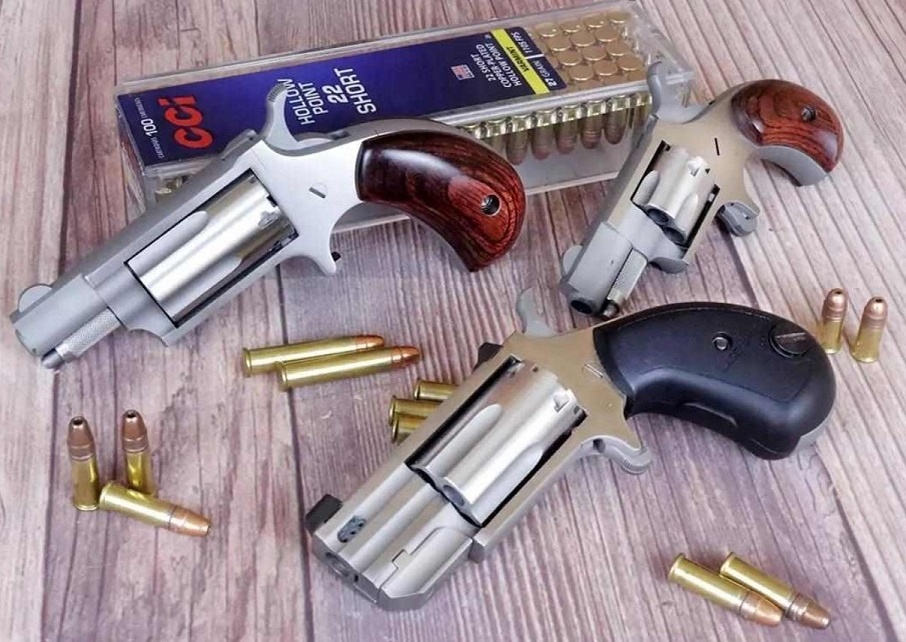 Револьверы НАА.