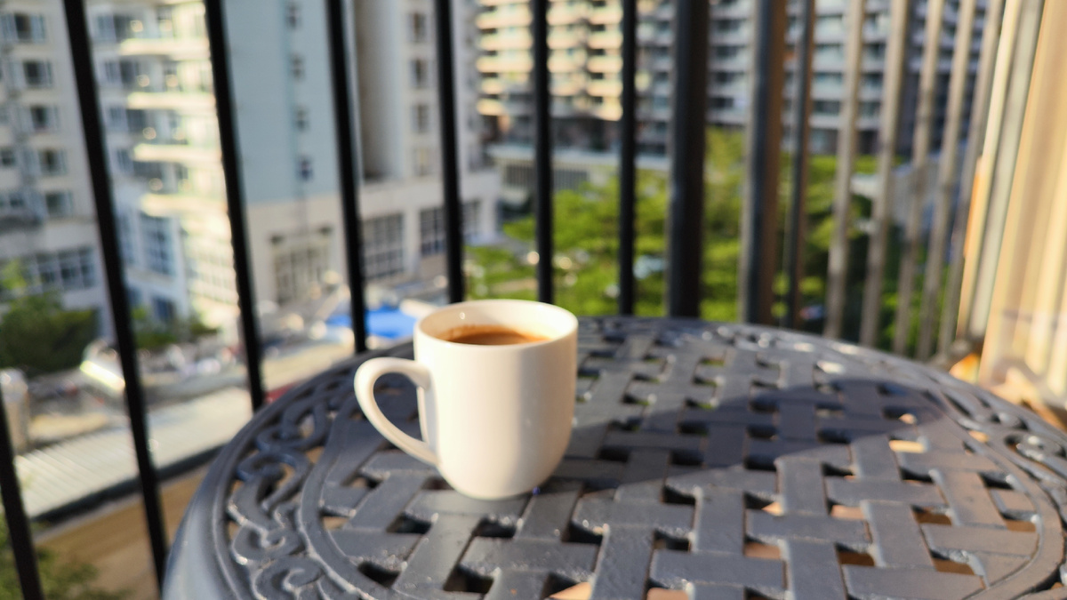 Фото бассейна, к сожалению, нет, но зато есть кофе от Палыча 