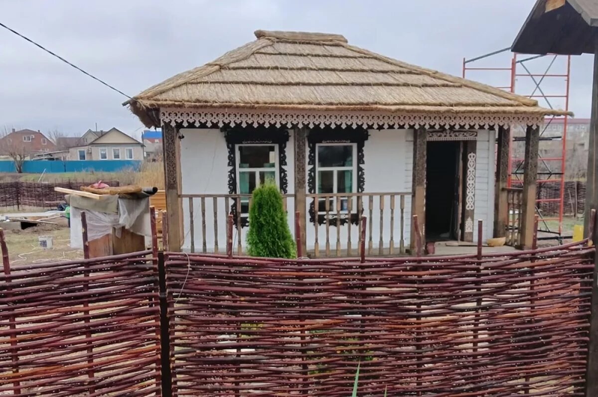    Вот этот дом и перевозили издалека.