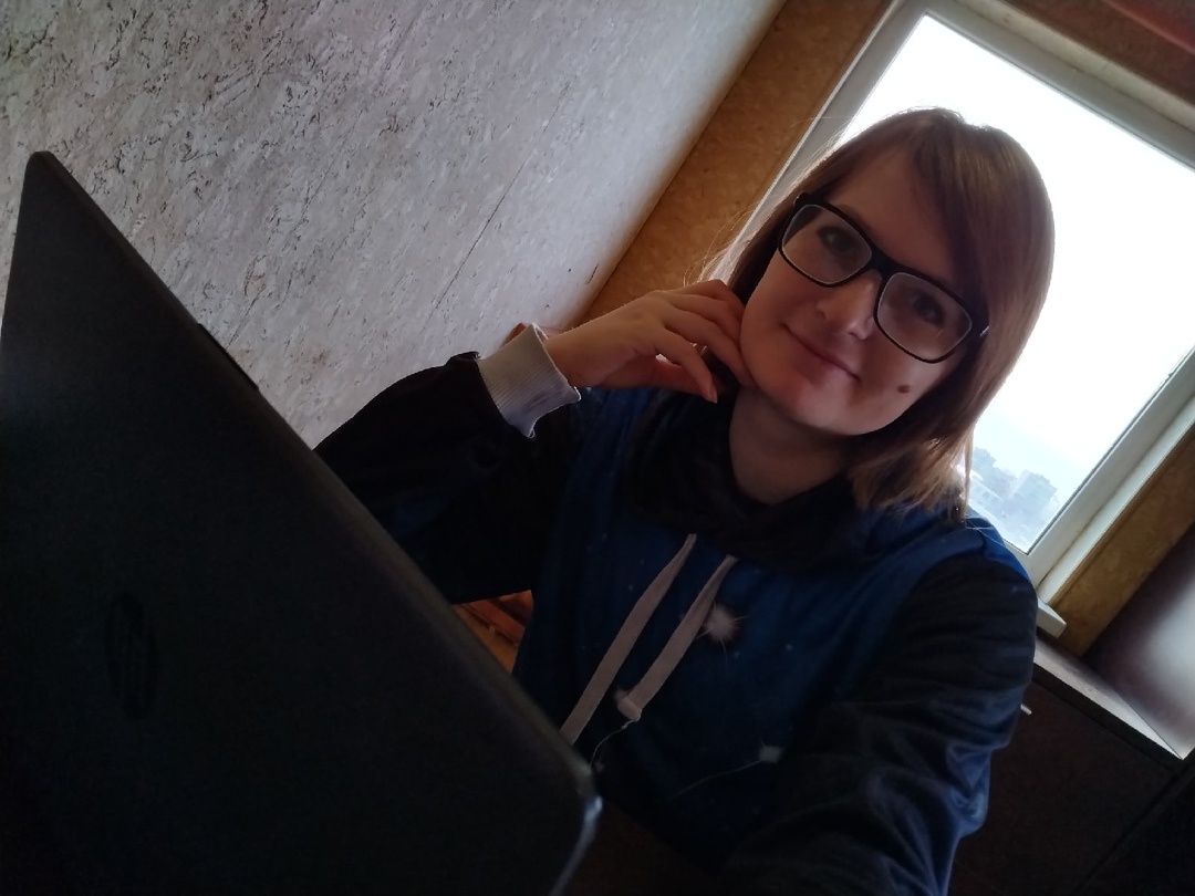 Елена Антюхова в своем офисе