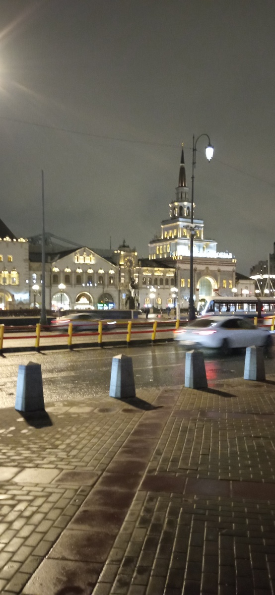 Добрый день ☺. Хочу рассказать немного, о том, что сейчас происходит у нас. В апреле ездила к мужу🤗дорога в трое суток выматывает конечно😫, нооо, я с этим справилась👌увидела мужа☺🥰и с новыми силами поехала заниматься сборами домой. Дел накопилось много, у детей скоро выпускные, мне самой нужно собрать кучу справок, чтобы по приезду не сидеть долго дома, а в ближайшее время после определения детей в новую школу выйти на работу. Выезжать будем сразу, как только отдадут документы детей из школы и сада. А это будет примерно в первых числах июня👌. Так, что скоро, очень скоро я вернусь с новыми видео о Распределении семейного бюджета🥰🤗. Другой бюджет, новые конверты, новые цели🙌. До встречи на Севере🤗