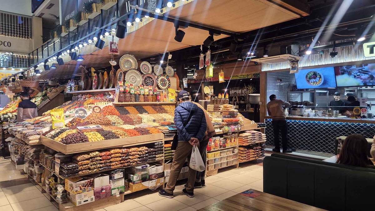 Внутри рынок понравился мне гораздо больше, чем снаружи