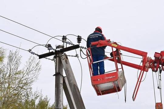    Энергетики Подмосковья ликвидируют крупнейшую за 15 лет аварию после майского снегопада