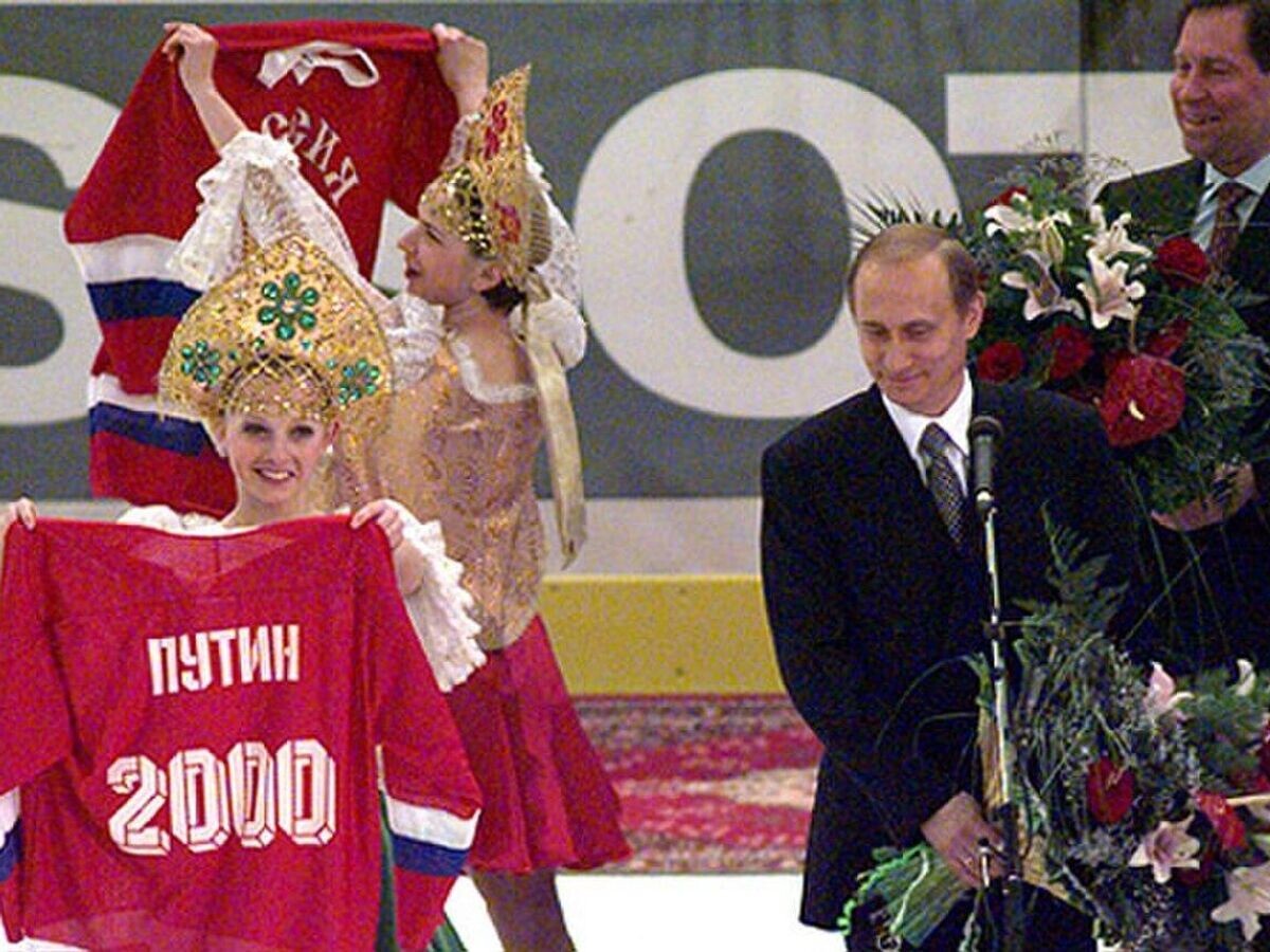    Владимир Путин на церемонии открытия ЧМ-2000 по хоккею© Фото : Пресс-служба президента России