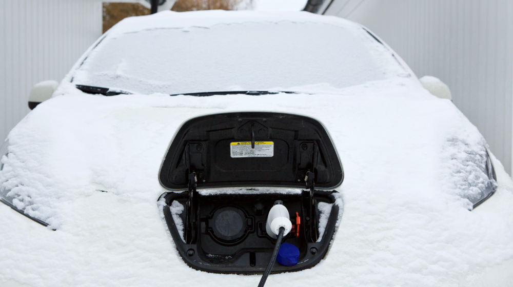    EV заряжаются на 500% быстрее в мороз благодаря простому трюку при производстве