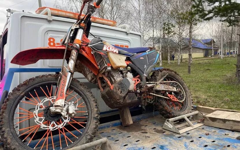    Нетрезвый мотоциклист без прав врезался в забор в Воткинске