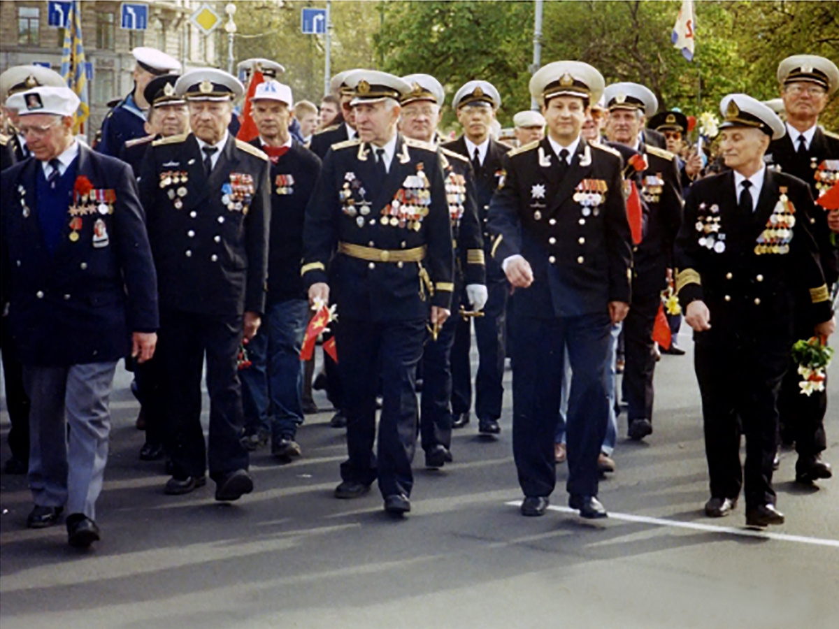 9 мая 2000-го года. Из архива В.М.Ахутина. Публикуется с разрешения дочери Дарьи Ахутиной. смотрите также >