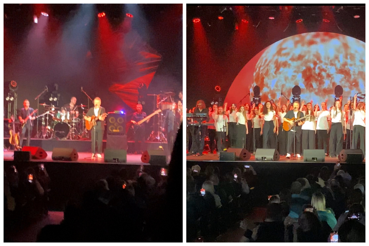 Примерно так и видела людей на сцене, как первое фото получилось 