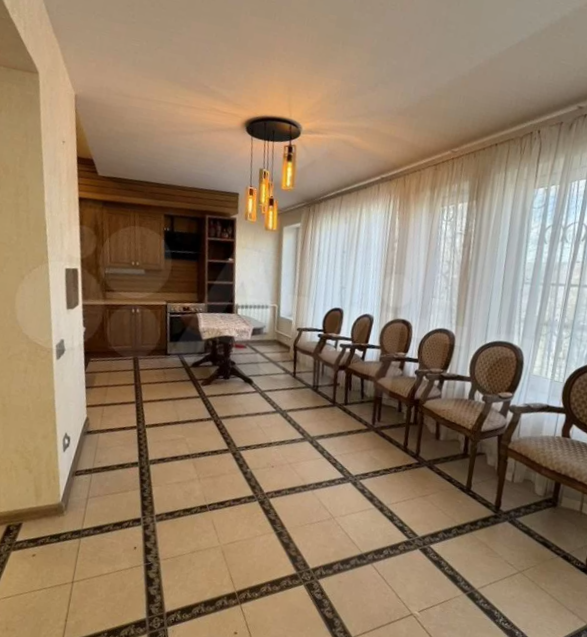    Коттедж в Петрозаводске продают под гостиницу за 50 млн рублей Авито